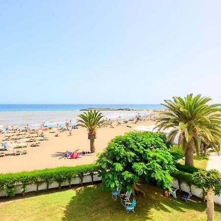 Charming 2 Bedroom Retreat With Beachfront Views San Bartolomé Kültér fotó