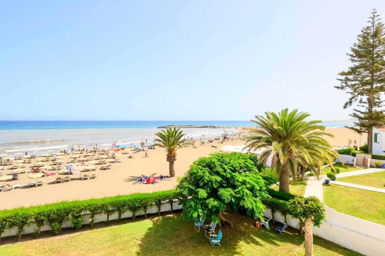 Charming 2 Bedroom Retreat With Beachfront Views San Bartolomé Kültér fotó